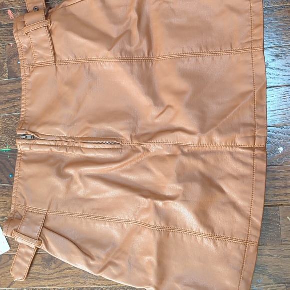 Free people skirt size 4 - Picture 2 of 4